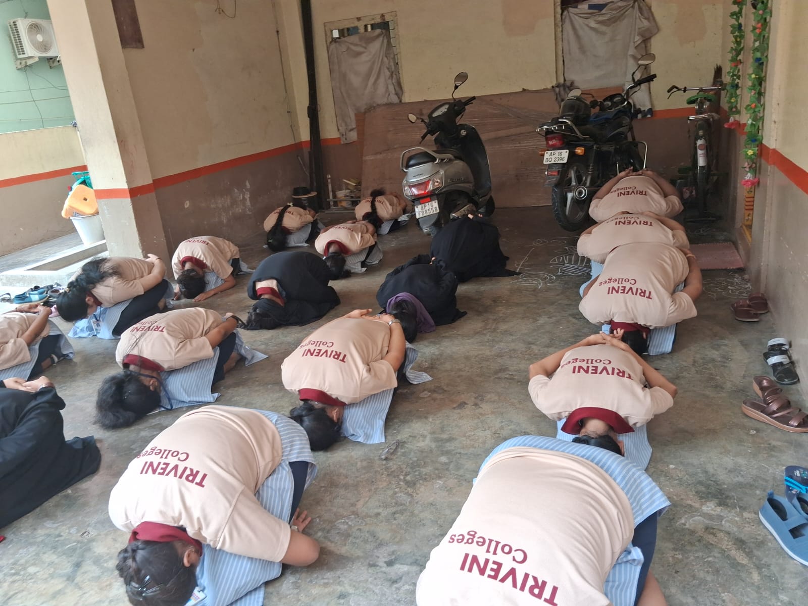 YOGA   ACTIVITY